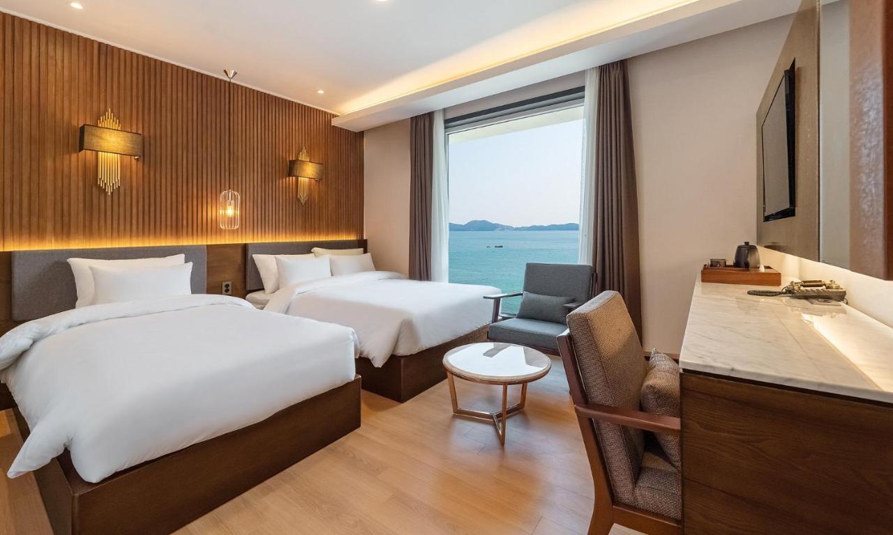 Stubborn Hotel Geoje Exterior photo