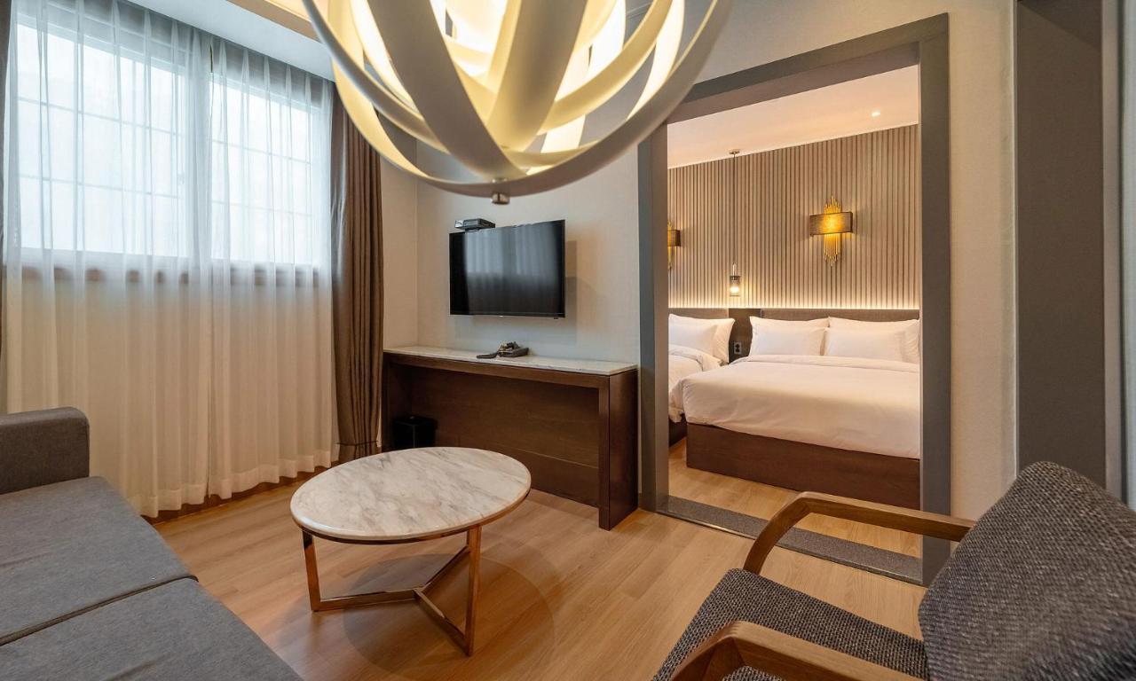 Stubborn Hotel Geoje Exterior photo