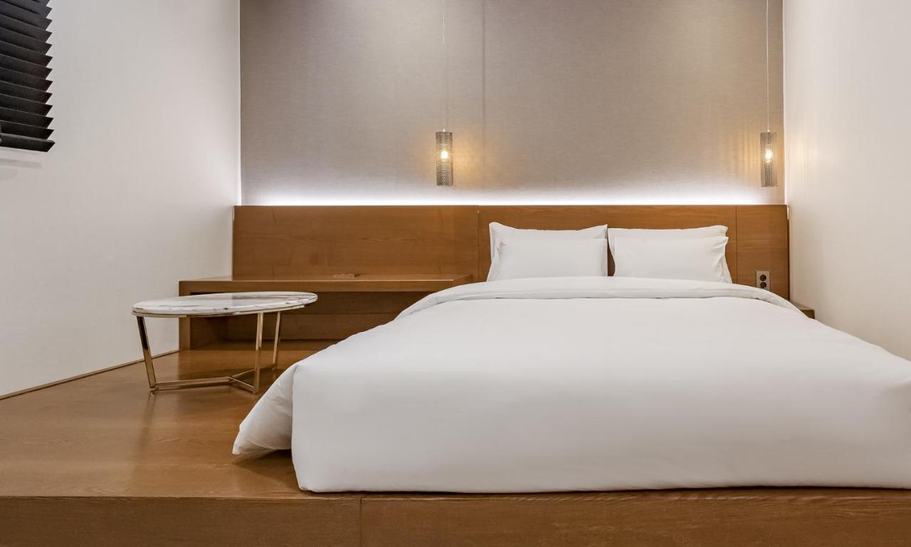 Stubborn Hotel Geoje Exterior photo